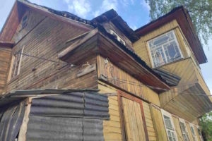 Осмотр объекта в связи с предстоящей реконструкцией воздушного ввода и изменением статуса строений на участке