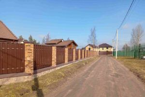 Осмотр коттеджного посёлка в рамках переговоров об обслуживании электроустановок и выполнении частных заказов